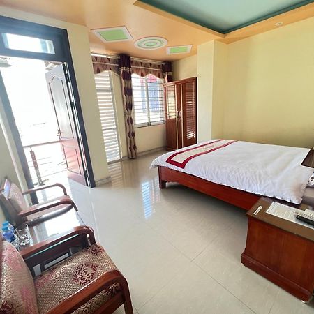 Huy Hoang Hotel Đồng Văn Esterno foto