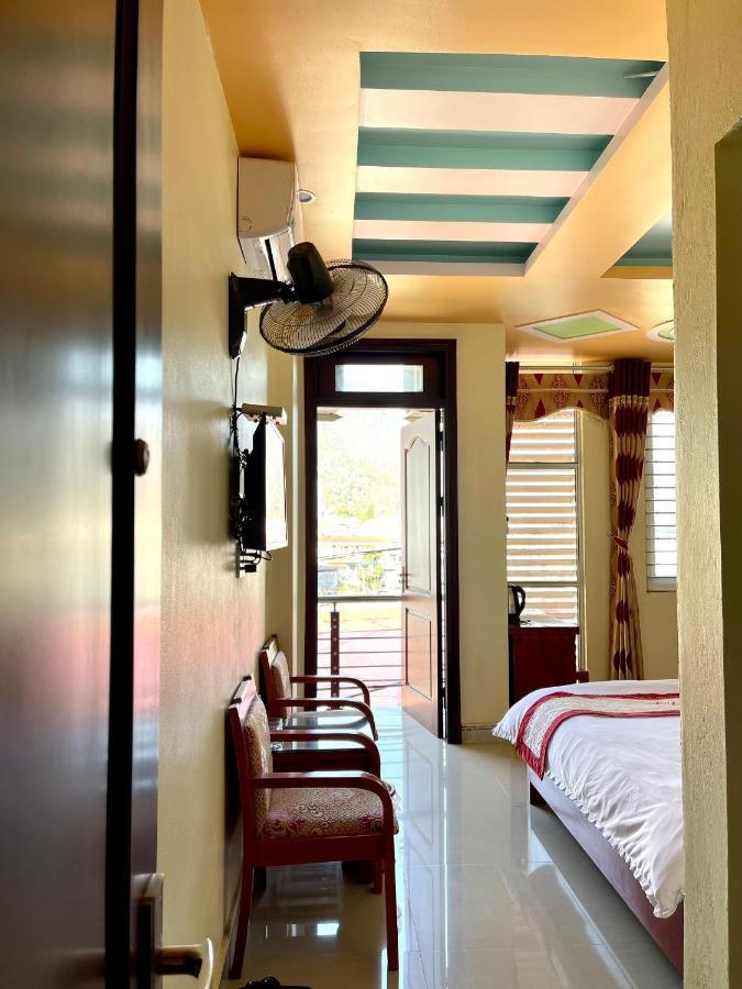 Huy Hoang Hotel Đồng Văn Esterno foto