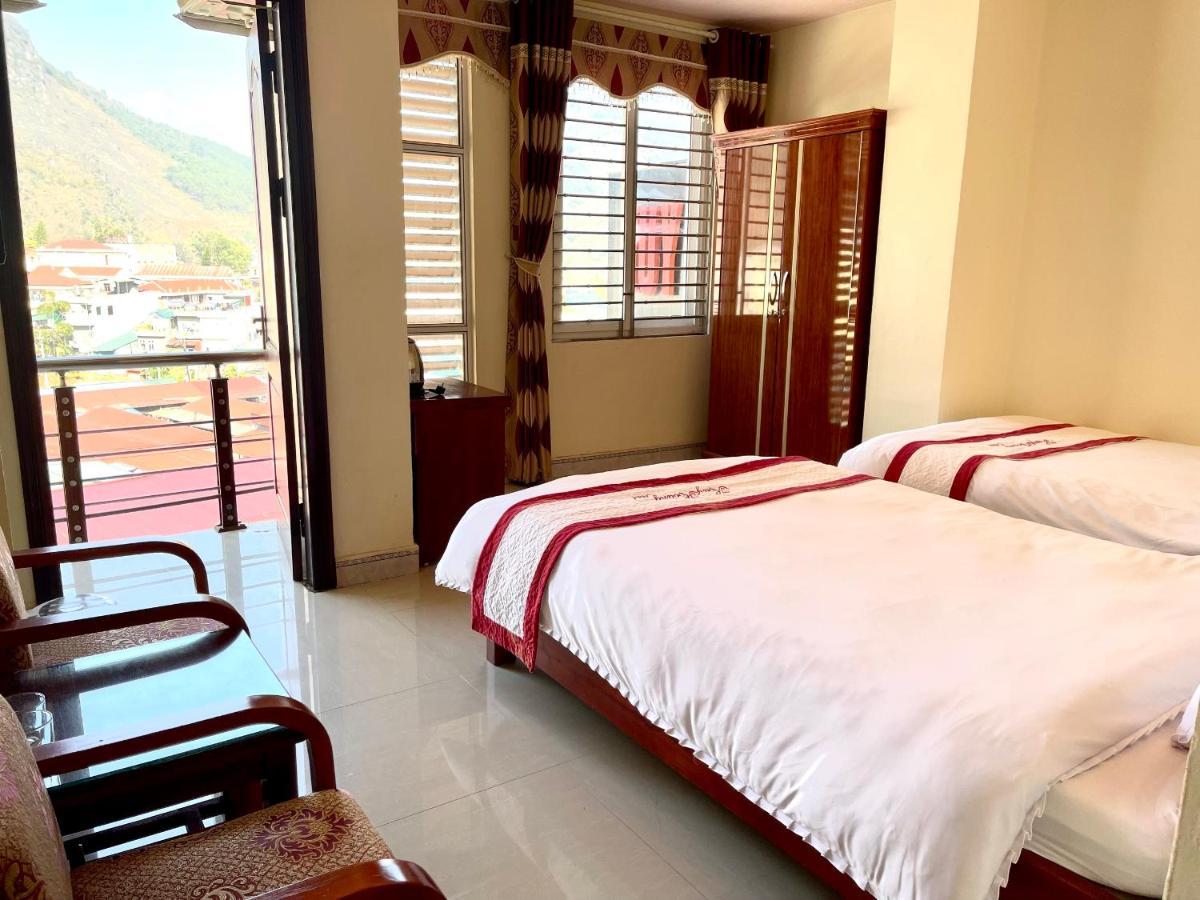 Huy Hoang Hotel Đồng Văn Esterno foto