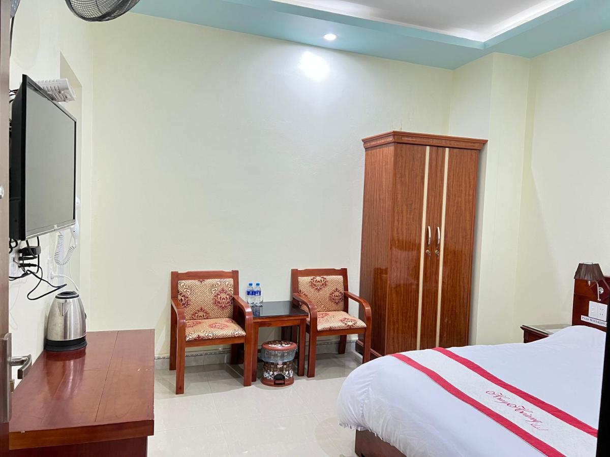 Huy Hoang Hotel Đồng Văn Esterno foto